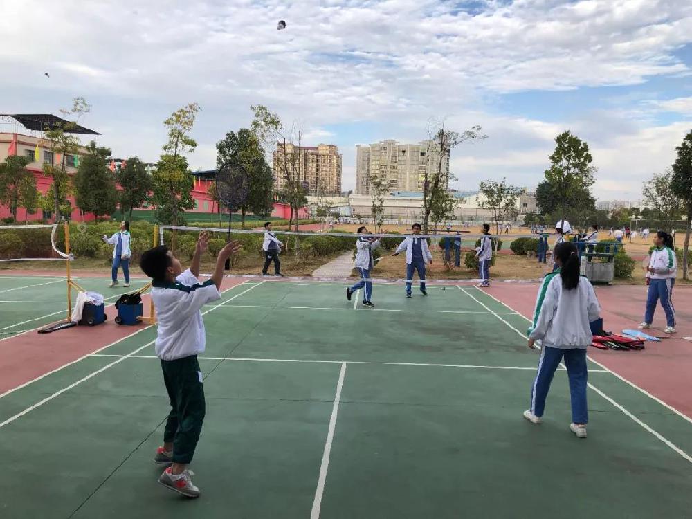 15活動(dòng)三：了解特色項目第二課堂活動(dòng).jpg